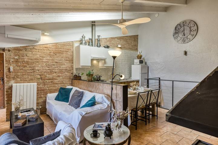 Entire apartment, Mas Tarres L'Acacia: Pool, Bbq, Garden, Ac, Playground, Nature Retreat in Madremanya, Gironès