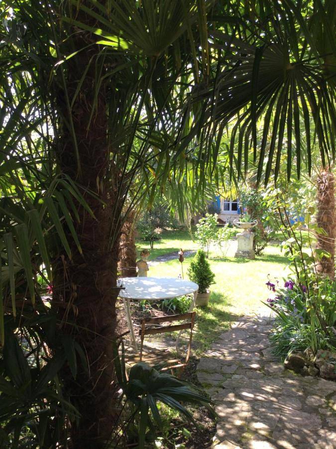 Double Room with Garden View in Saint-Jean-d'Angély, Région de Saint-Jean-d'Angély