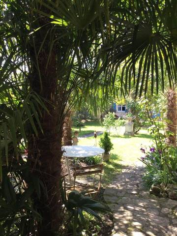 Location de vacances pour 2 personnes, avec vue et jardin à Saint-Jean-d'Angély