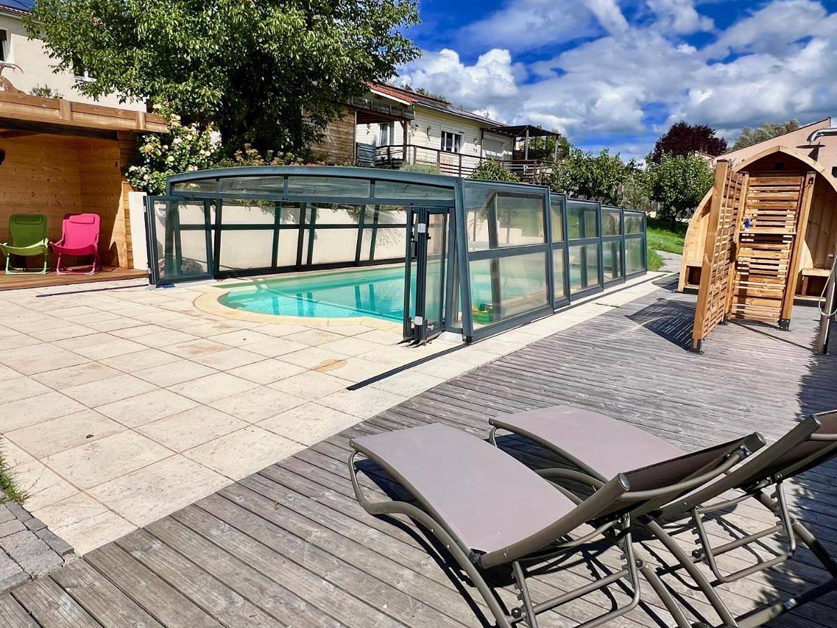Nid d'amour en Auvergne avec piscine in Le Broc (Puy-de-Dôme), Région de Besse-et-Saint-Anastaise