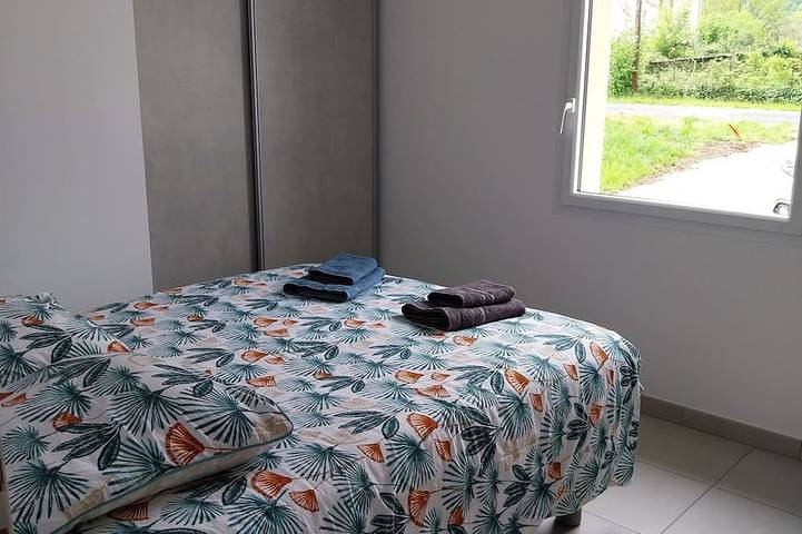 Location de vacances pour 6 personnes, avec terrasse ainsi que jacuzzi et jardin à Meyronne - 3