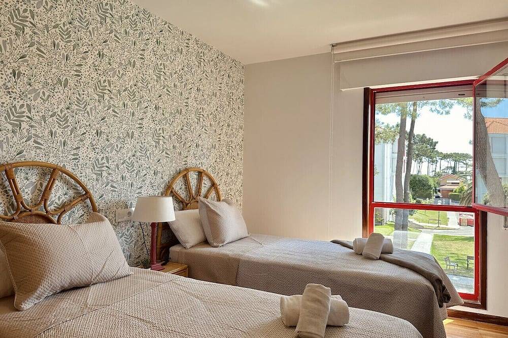 Entire apartment, Vacations in Noja with pool, garden and beach at a walking distance. in Noja, Cantabrian Coast