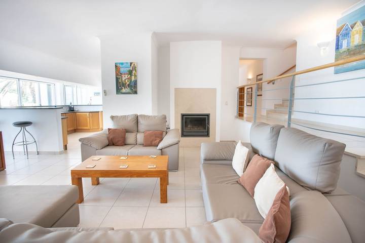 Ferienhaus für 10 Personen, mit Balkon und Garten in Lagoa - 2