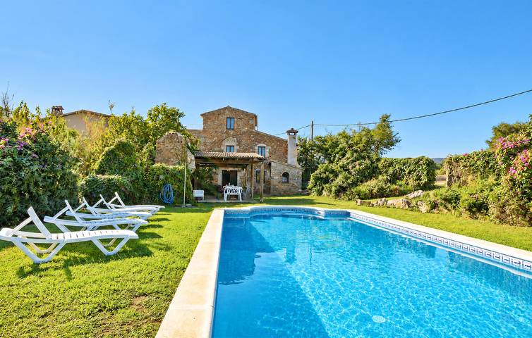 Apartamento para 14 personas, con Terraza además de Jardín y Piscina en Calonge