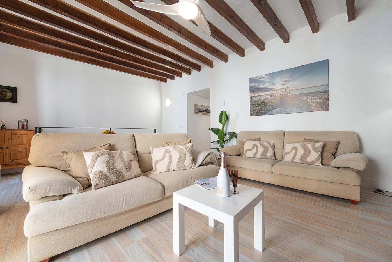 Apartamento vacacional entero, Casa Mercat - Apartamento para parejas en Pollença. Wifi Gratis in Pollensa Ciudad, Pollença