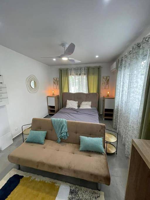 Gîte pour 4 personnes, avec terrasse et piscine à Remire-Montjoly - 4