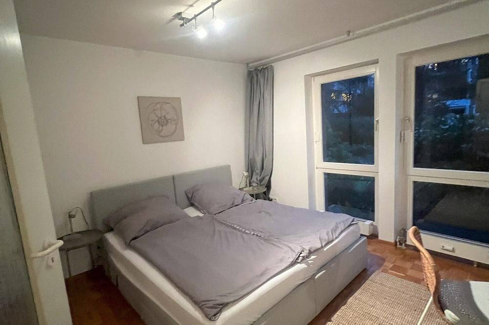 Ganze Wohnung, Ruhiges Apartment direkt am Nordpark / 5 Min zur Messe und Arena in Düsseldorf-Golzheim, Düsseldorf