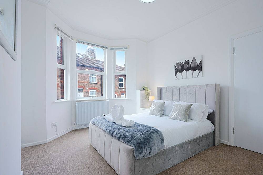 Fantastic 5 Bedroom House in Luton, Chiltern Hills