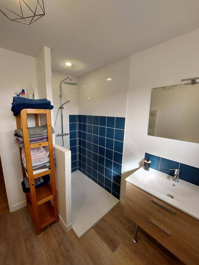 Two-Bedroom House in Coulon, Région de Niort
