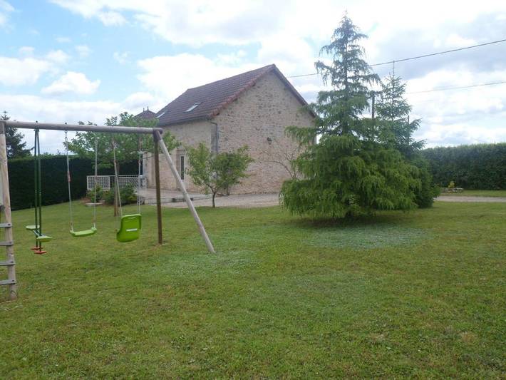Gîte pour 6 personnes, avec vue ainsi que jardin et piscine à Eyzerac - 2