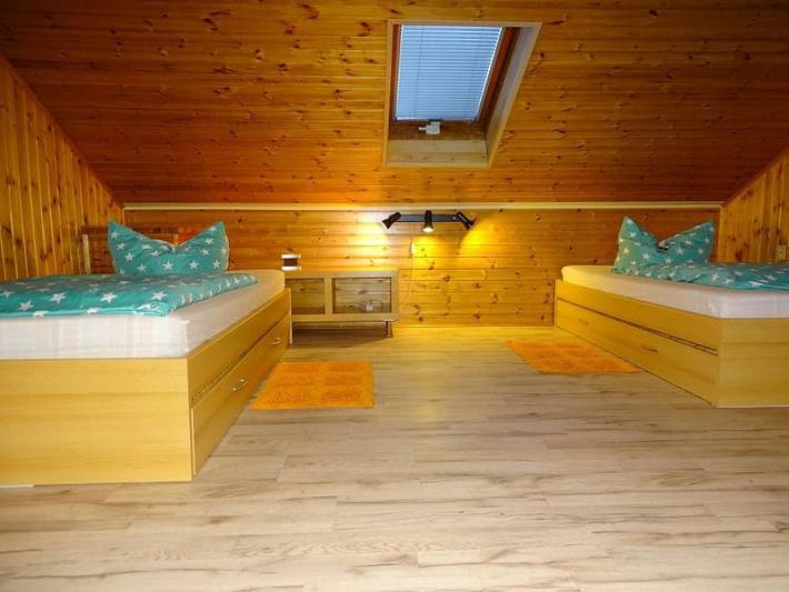 Ganze Ferienwohnung, Ferienhaus Karin Hoffmann - Ferienhaus- Wohnraum/1 Schlafraum/Küche in Ilmenau, Thüringer Kernland