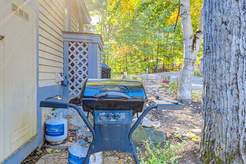 Ganze Wohnung, Lake-view townhome at Samoset with pools, beach, Wifi, & Ac in Gilford, Lake Winnipesaukee