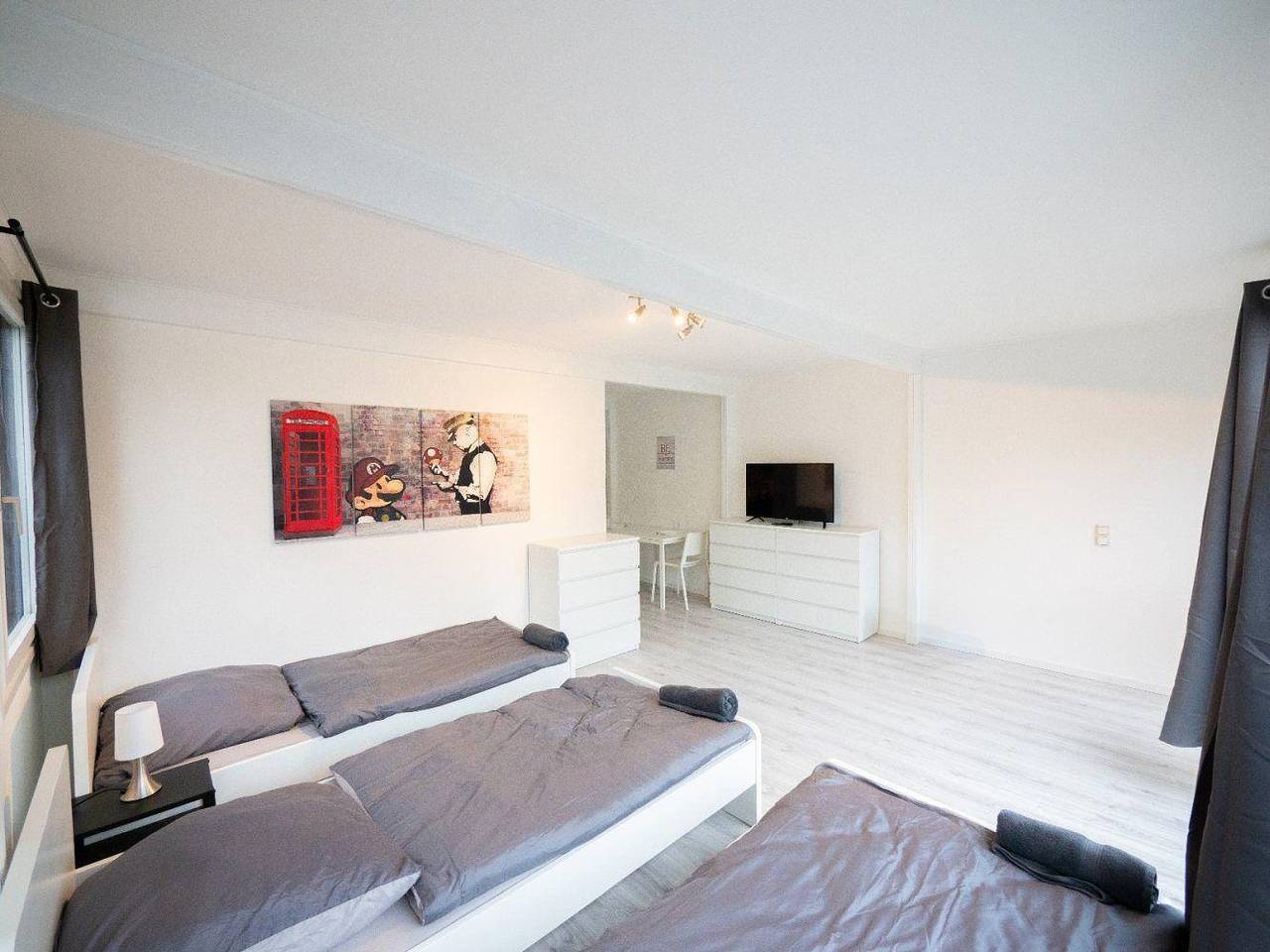 Ganze Ferienwohnung, Monteurwohnung für 5 Personen mit Balkon & Küche – Ahrensburg Nähe Hamburg - Agrp1203 in Ahrensburg, Kreis Stormarn