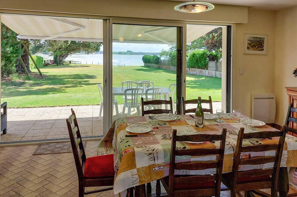 4 bedroom amazing home in Locoal-Mendon in Locoal-Mendon, Côte des Mégalithes