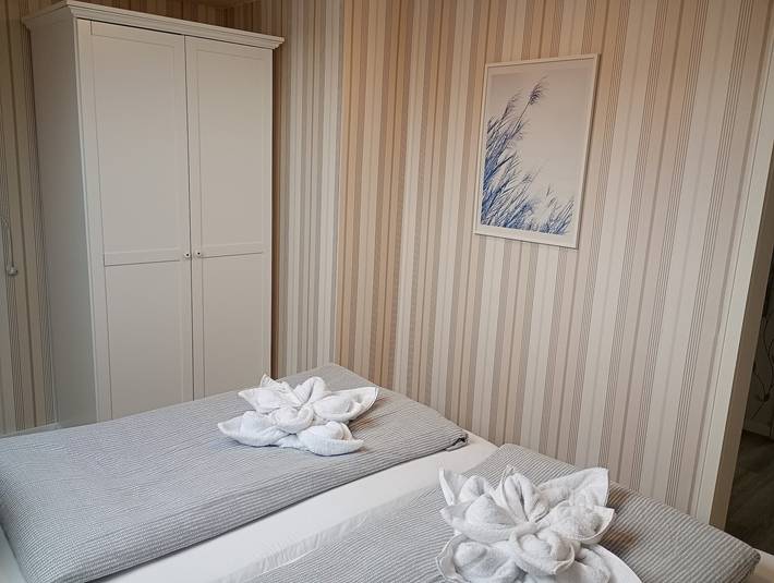 Ferienwohnung für 4 Personen in Hage - 2