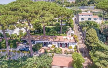 Location de vacances pour 4 personnes, avec jardin sur la Côte Amalfitaine