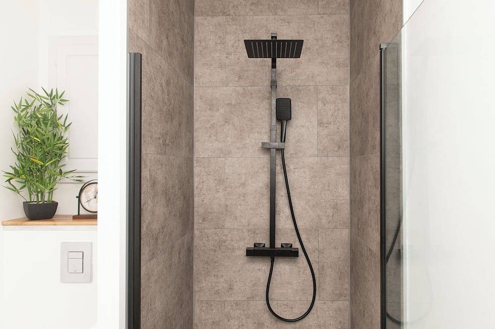 Entire apartment, L'élégant des Remparts, Avec vue sur Chateau-fort in Sedan, Ardennes