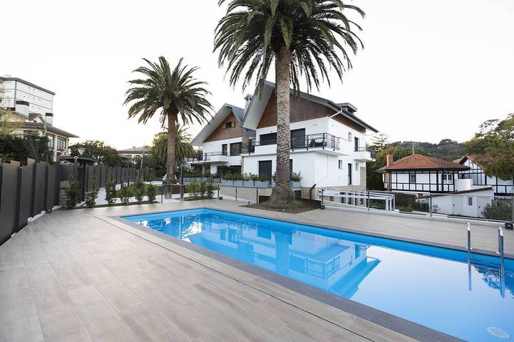 Holiday apartment for 8 people, with balcony and pool as well as garden, with pets - 1