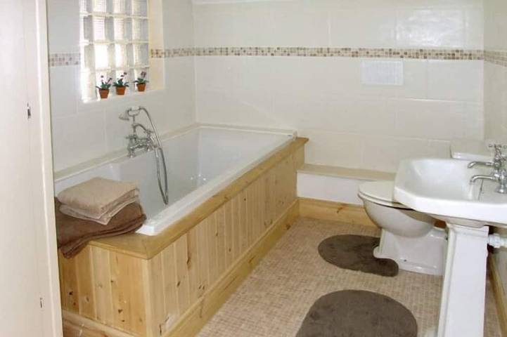 Home Farm Cottage, pet friendly in Campile, County Wexford in Contea di Wexford (Irlanda)