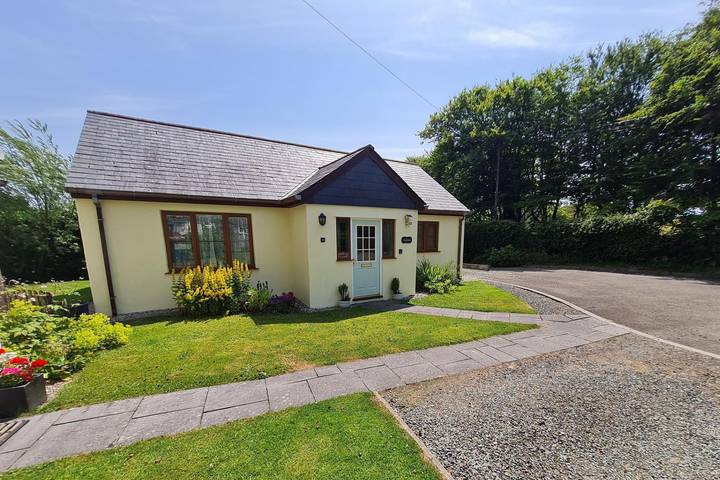 Villa for 5 people, with garden, with pets in Cornwall