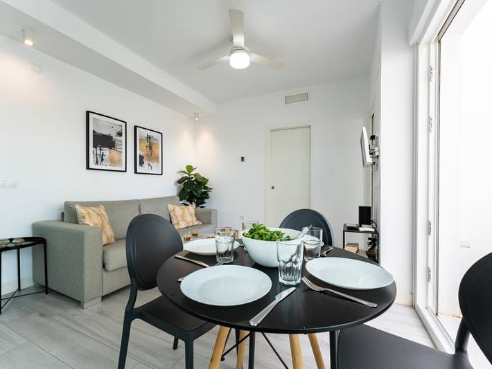 Entire apartment, Charming independent apartment with private courtyard in Málaga in Málaga (Este), Malaga