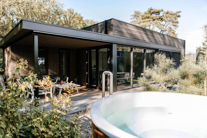 Lodge für 6 Personen, mit Garten und Whirlpool - 1