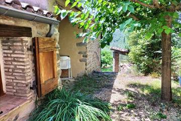 Gîte pour 3 personnes, avec jardin à Monoblet