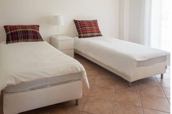 Spacious 2-storey villa with swimming pool and large garden, 6 minutes from Praia Verde. in Quinta do Sobral, Castro Marim