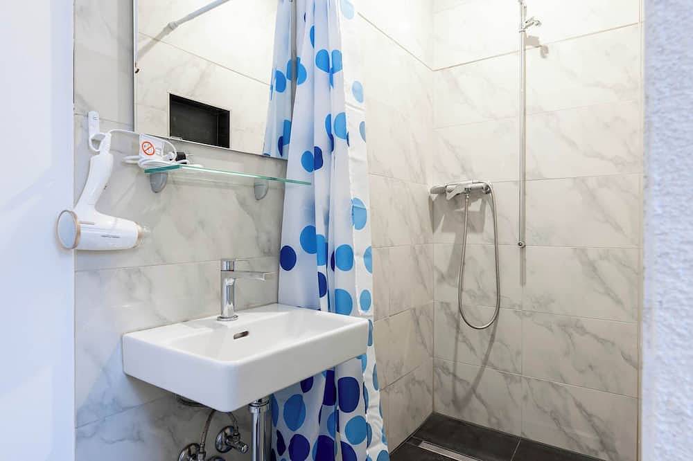 Entire apartment, Lucerne Bright Double Room by Mount Pilatus in Kriens, Lake Lucerne