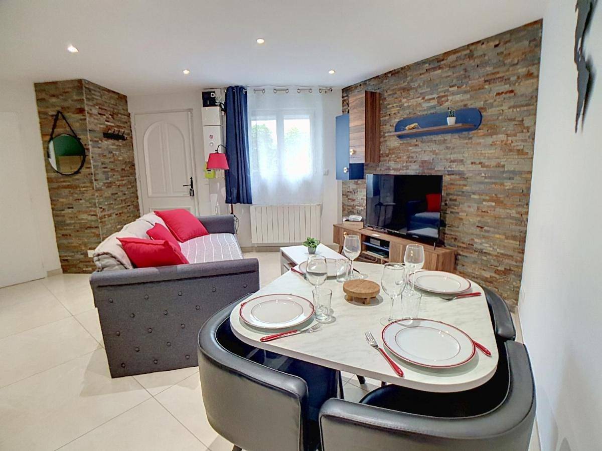 Appartement entier, One-Bedroom Apartment in Saint-Fons, Lyon et ses environs