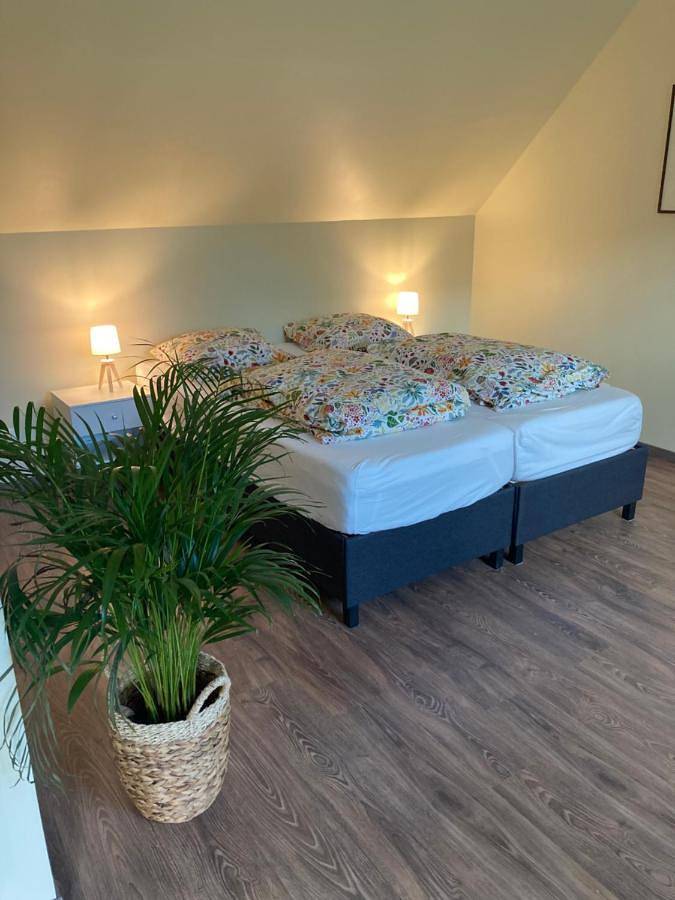 Location de vacances pour 2 personnes, avec piscine ainsi que jardin et terrasse à Fléré-la-Rivière