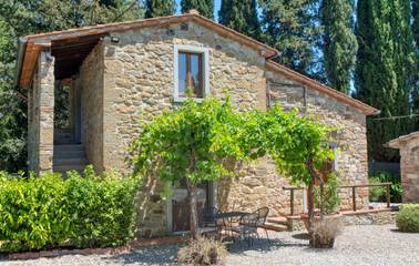 Location de vacances pour 14 personnes, avec piscine et jardin, adapté aux familles à Arezzo