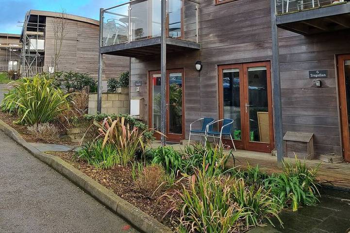 Holiday rental for 6 people, with hot tub and balcony, with pets in St Agnes