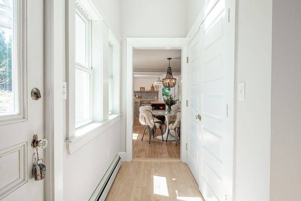 Kennebunk 5 Bedroom 3.5 Bathroom Cottage and Bunkhouse— Walk to Beach and Town! in Kennebunk, York County