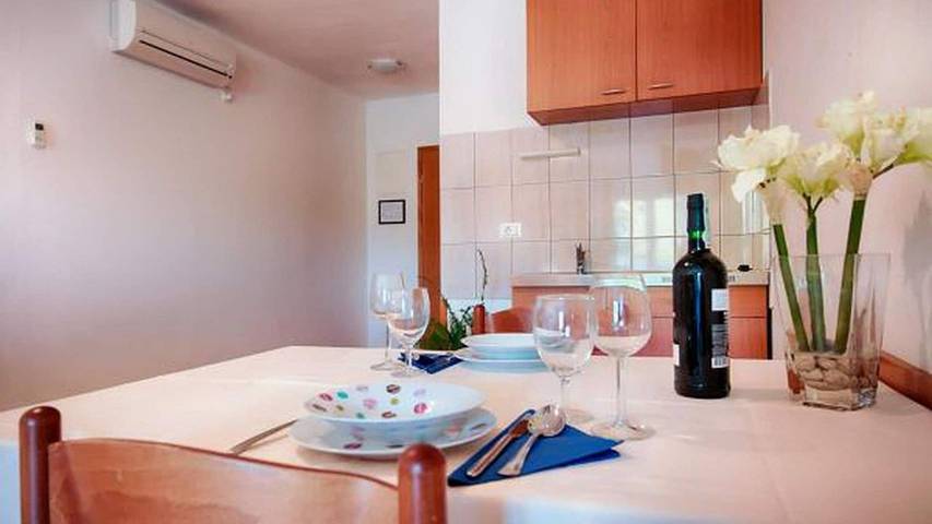 Gîte pour 4 personnes, avec balcon dans Lastovo - 3