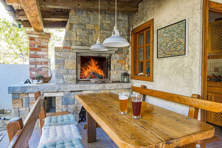 Studio für 2 Personen, mit Balkon und Whirlpool sowie Terrasse und Garten in Banjol - 3