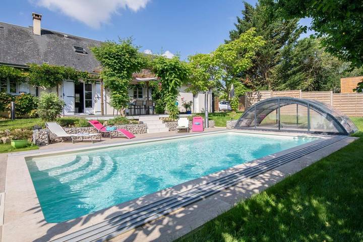Location de vacances pour 2 personnes, avec Jacuzzi et Terrasse ainsi que Jardin et Piscine dans le Loir-et-Cher