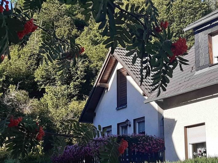 Ferienwohnung für 4 Personen, mit Pool und Garten sowie Balkon