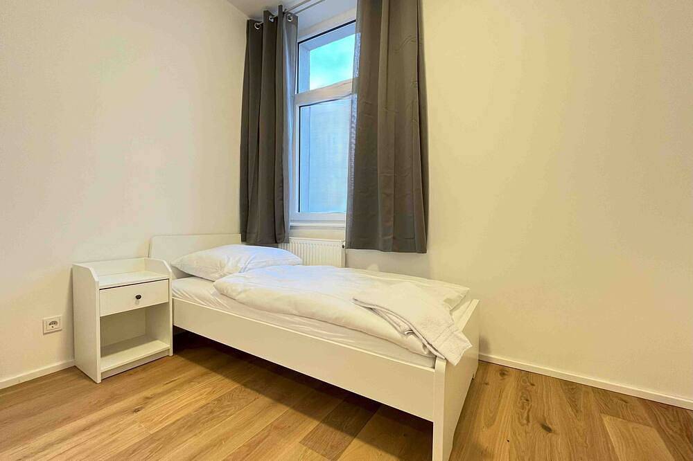 Ganze Wohnung, (Am1056) Moderne Monteurwohnung in Amberg, Ostbayern