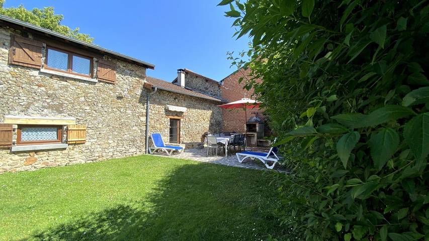 Gîte pour 7 personnes, avec Terrasse et Jardin
