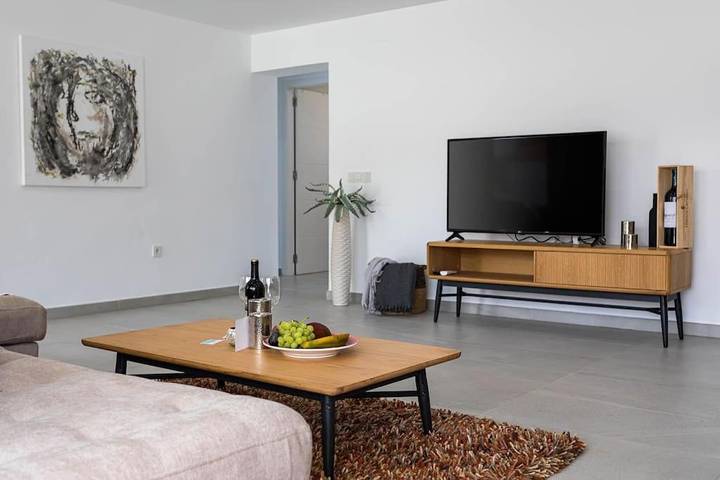 Villa pour 8 personnes, avec vue sur le lac et piscine ainsi que jardin et vue à Torrevieja - 4