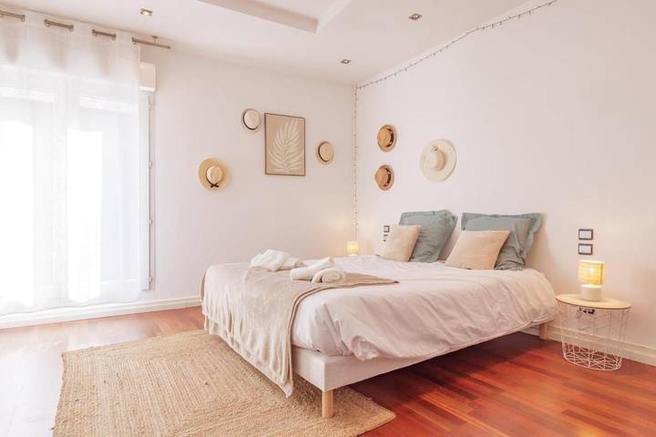 Location de vacances pour 10 personnes, avec terrasse et piscine à Châtillon-la-Palud - 3