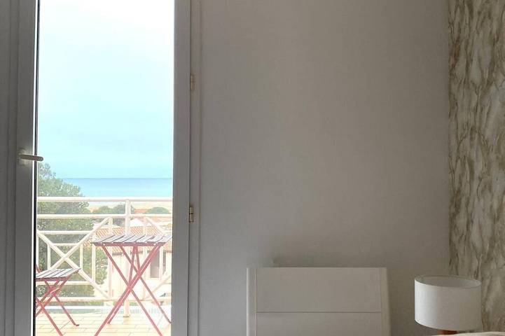 Haus und Pool mit Meerblick in Saint Pierre la Mer, Fleury