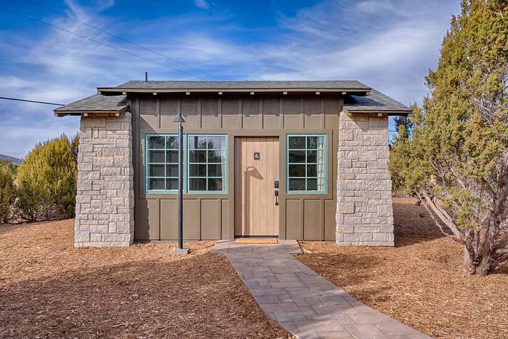 Log cabin for 4 people in Grand Canyon National Park