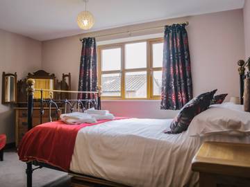 Holiday Rental for 7 People in Macefen, Cheshire, Photo 1