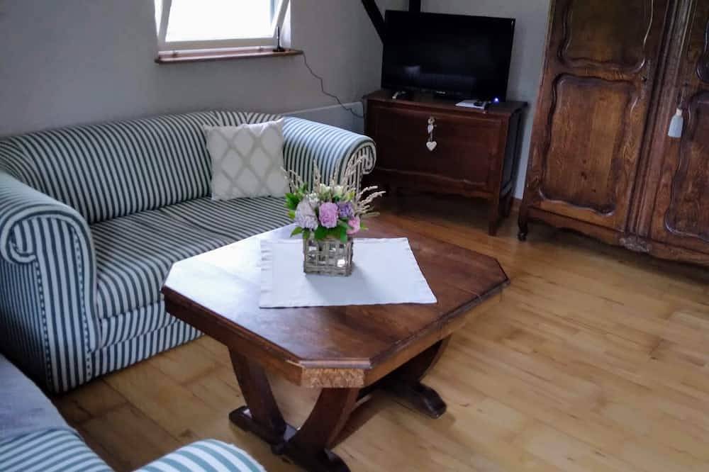 Ganze Wohnung, Appartement au calme 1er étage avec Balcon et Patio,à 18km de la mer in Landébia, Dinan und Umgebung