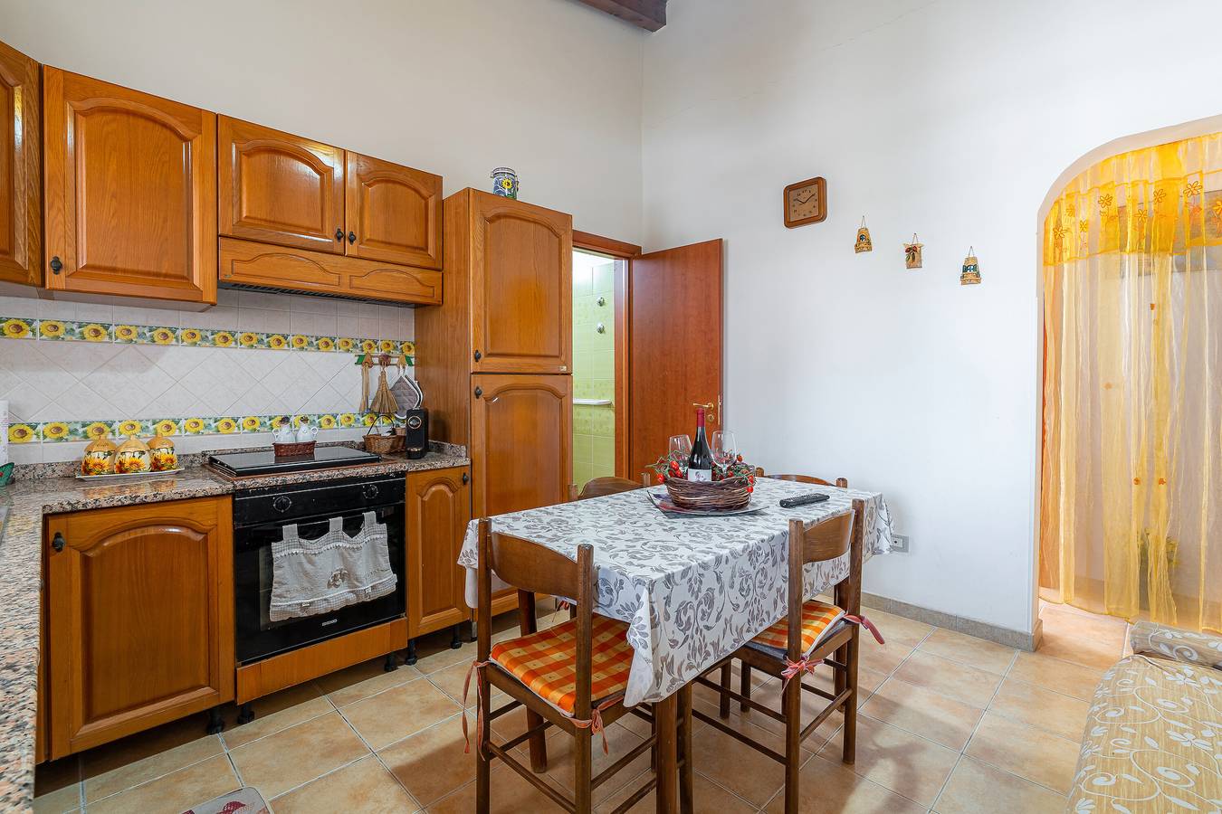 'Eco Del Mare' with veranda just steps from the sea in Pachino, Syracuse Province