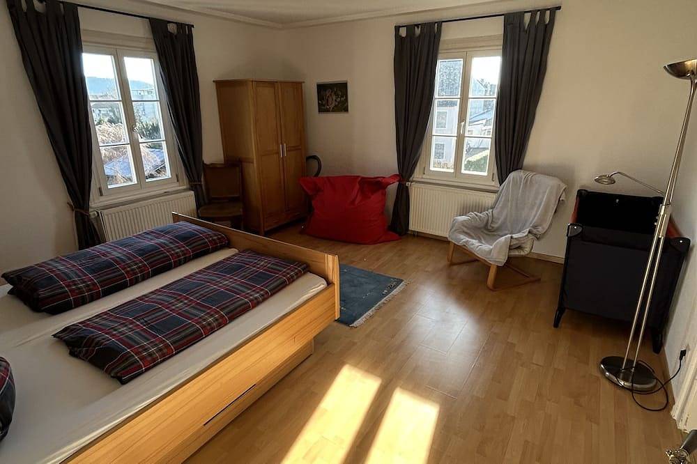 Ganze Wohnung, Abgeschlossene Wohnung in einem alten Stadthaus, 10 Minuten zur Fußgängerzone in Rottweil, Mittlerer Schwarzwald