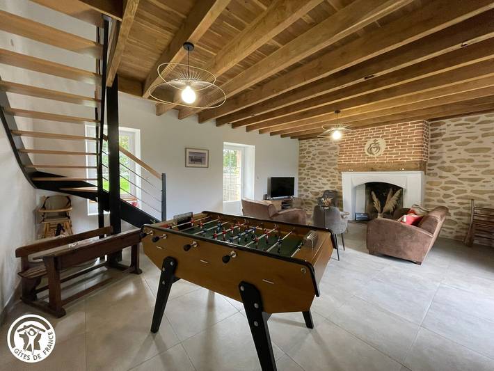 Gîte pour 12 personnes, avec Terrasse ainsi que Jardin et Piscine à Soullans