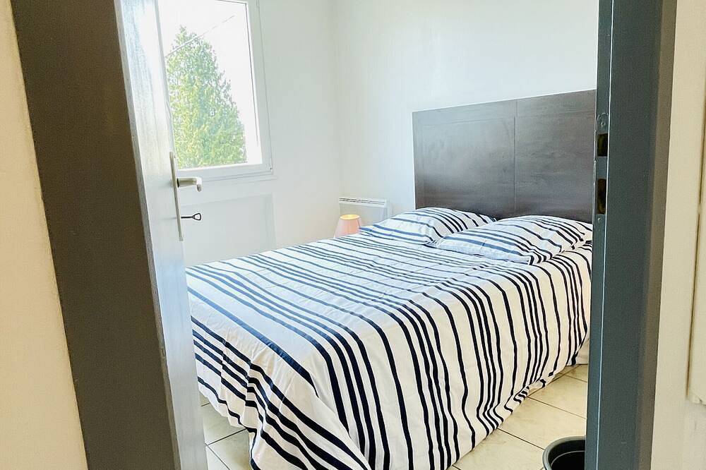 Entire apartment, Ronsard: Apartment 300 meters from the spa (unlimited parking) in La Vôge-les-Bains, Épinal region